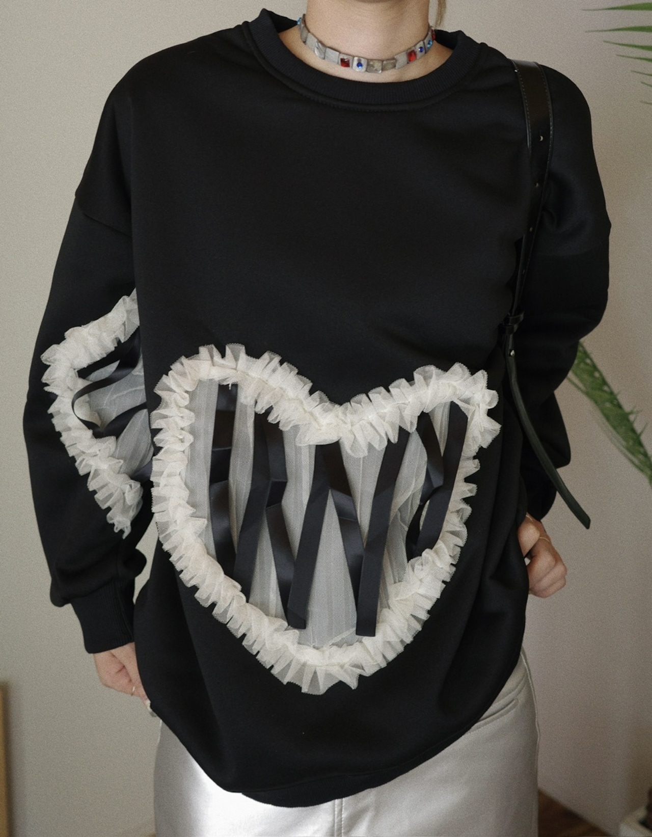 ハートカットアウトリボンスエット