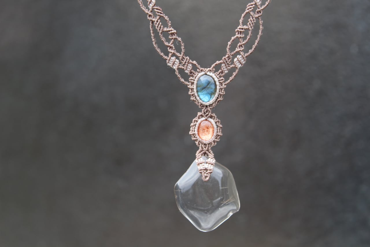 Healing crystal & Sunstone & Labradorite  micro macrame necklace