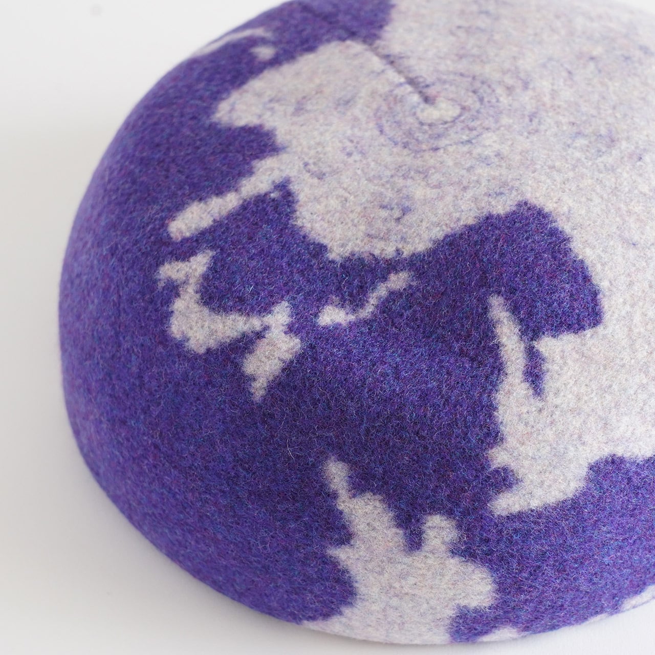 Earth beret-地球をかぶる!?世界地図柄のベレー帽- | poanca