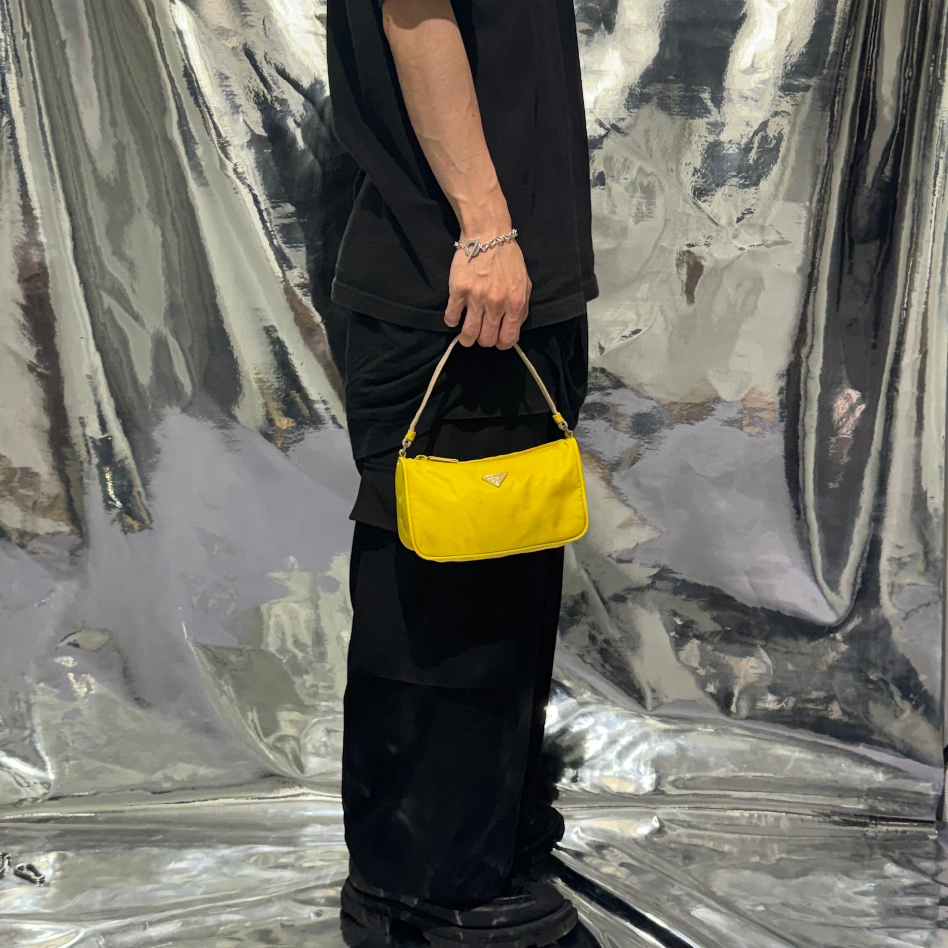 PRADA 三角ロゴ ミニ ハンドバッグ ナイロン イエロー プラダ | 2122TOKYO