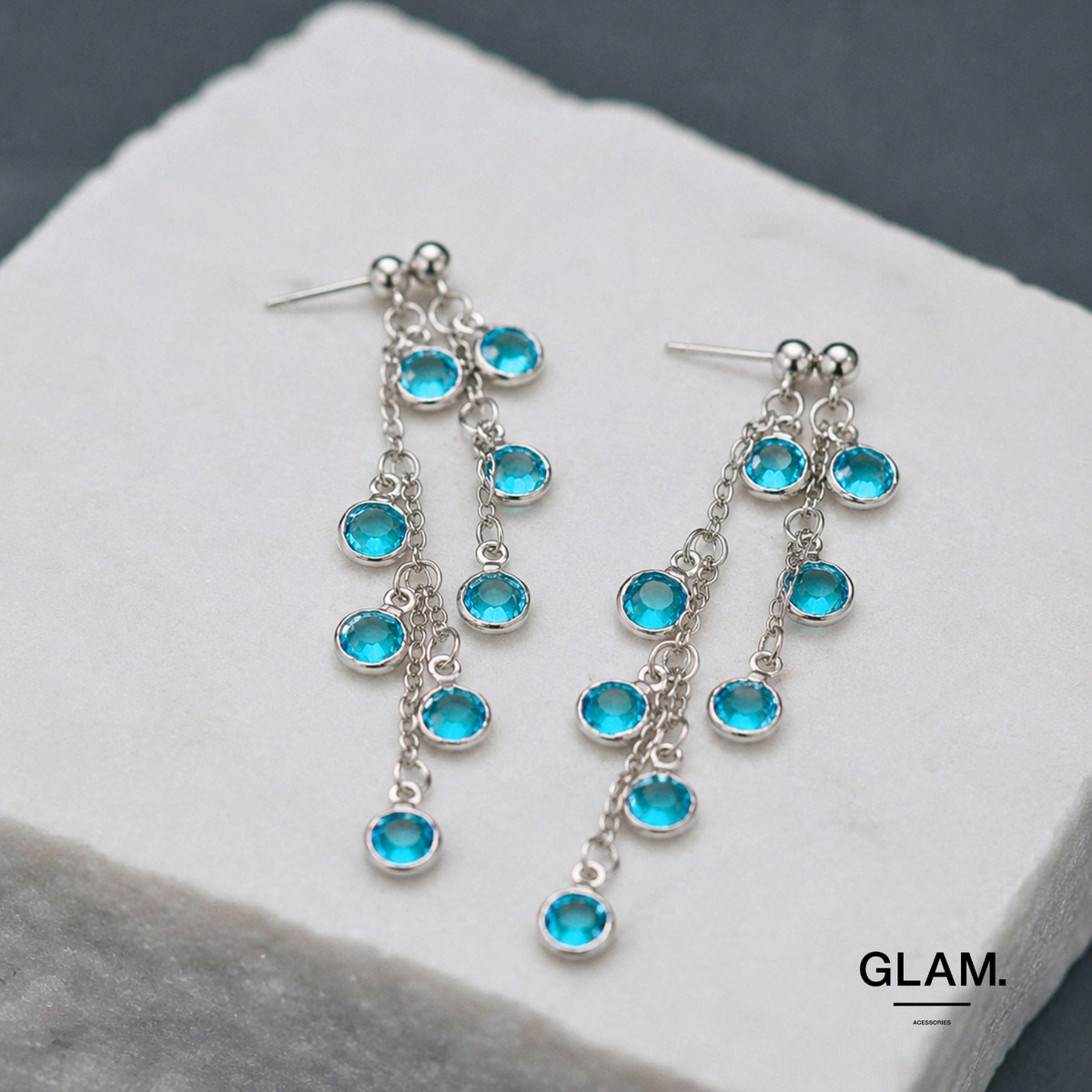数量限定】アクアドロップロングピアス | 金属アレルギーに悩む女性