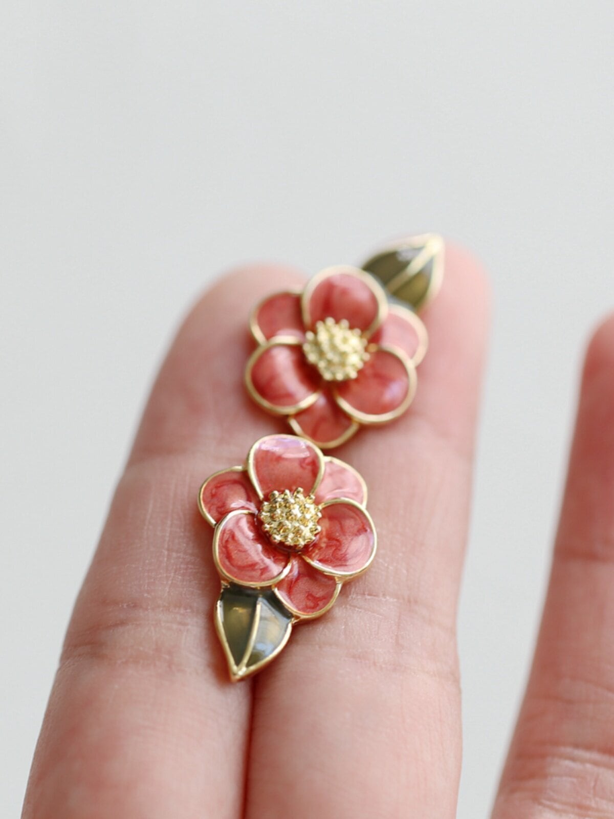 恋咲く山茶花ピアス♥B38
