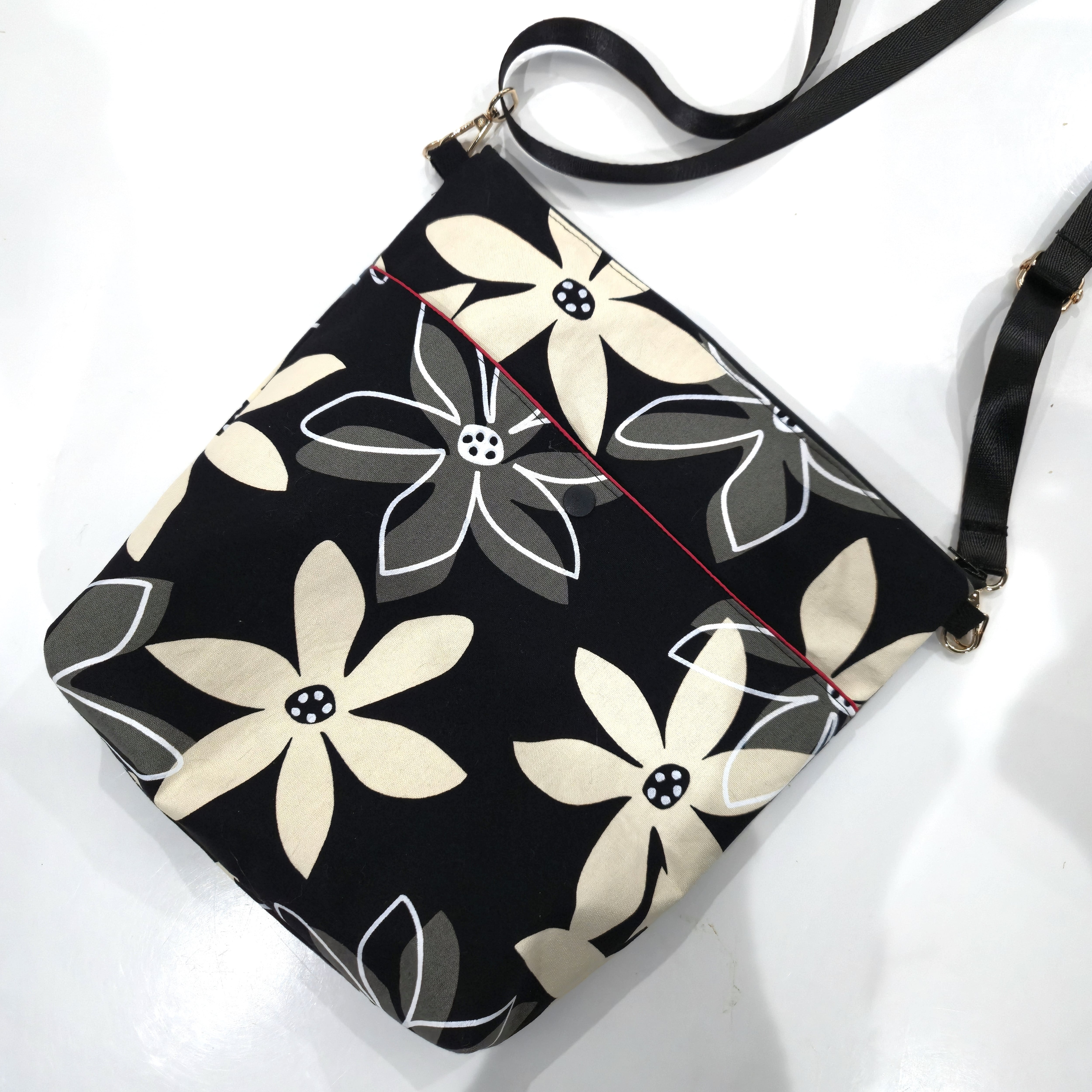 60代未亡人の波乱万丈人生 SHOP