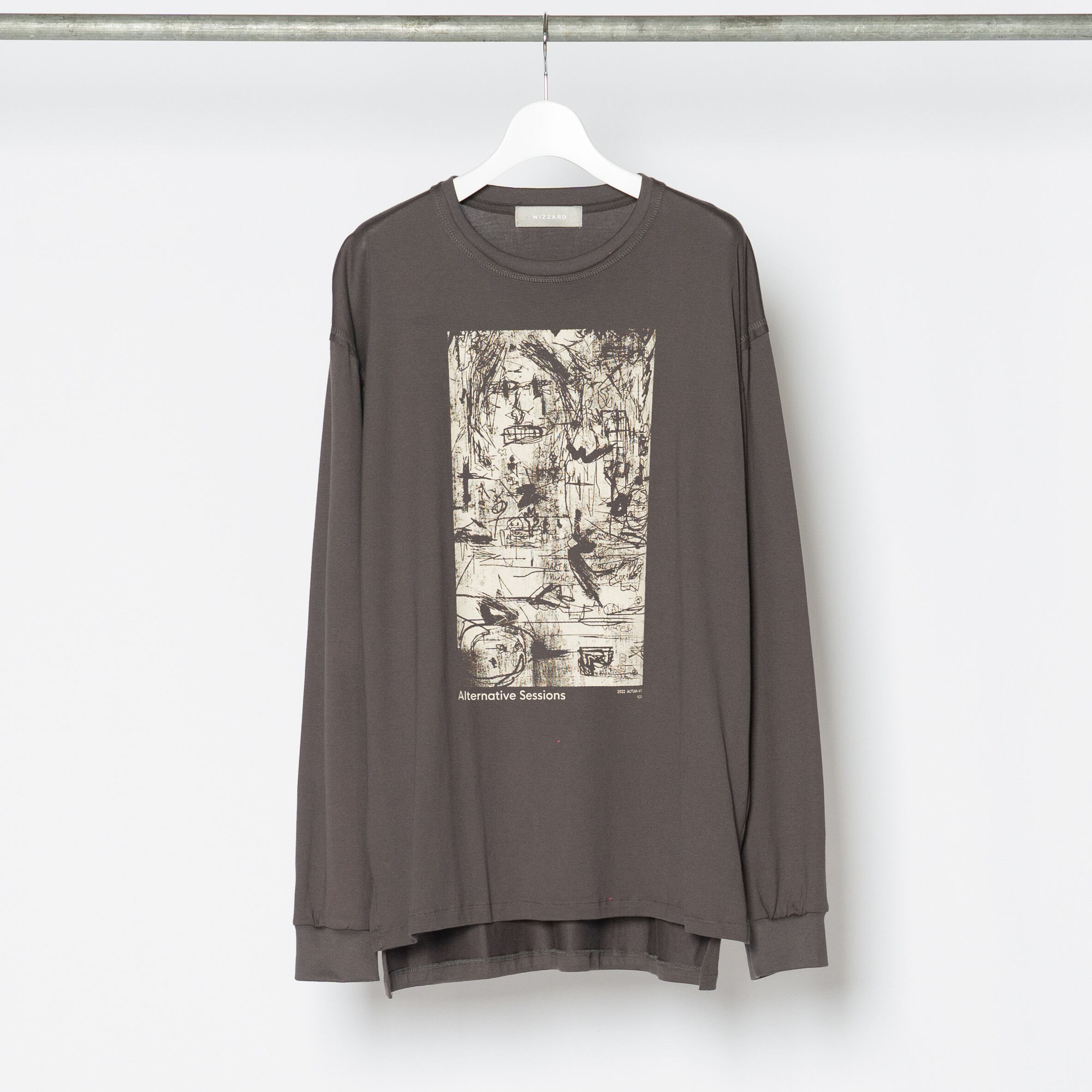 GRAPHIC LONG T-SHIRTS 