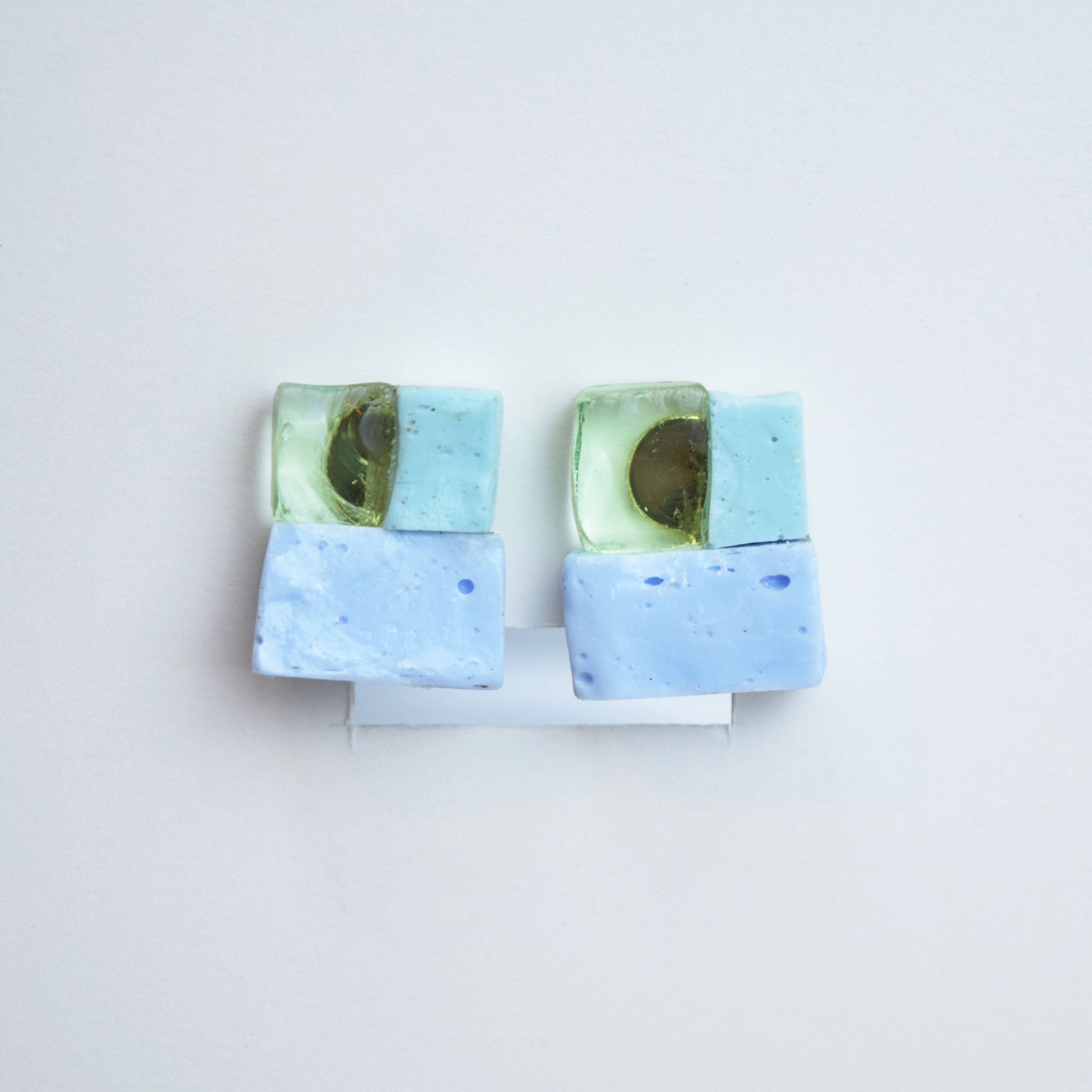 【ベーシック】イヤリングL　ミント×透明ミント×水色