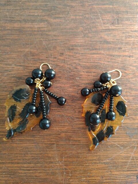 秋の実ピアス(vintage part)