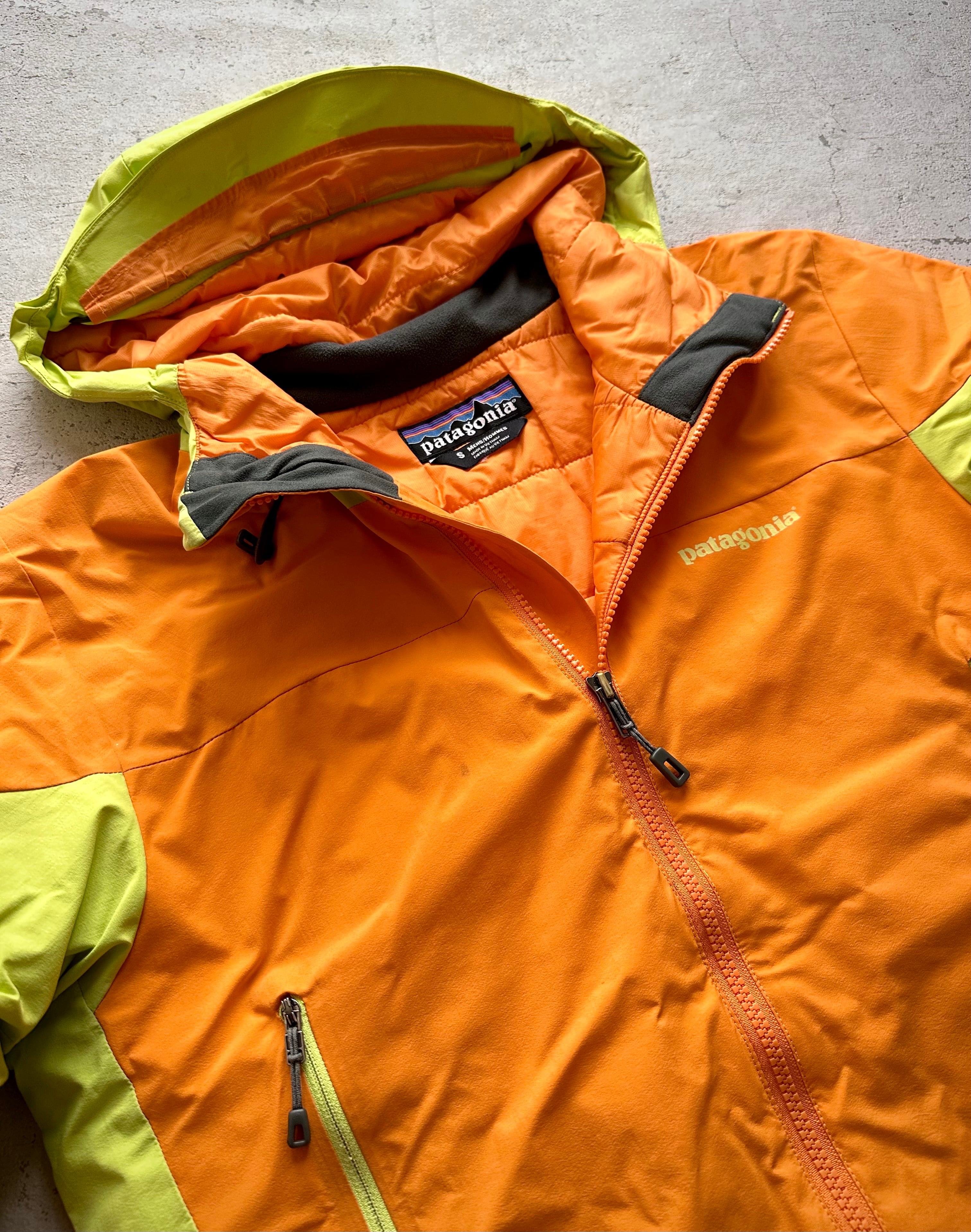 FA11 “ PATAGONIA ” WINTER SUN HOODY PRIMALOFT JACKET FA11 “ PATAGONIA ” WINTER SUN HOODY PRIMALOFT JACKET