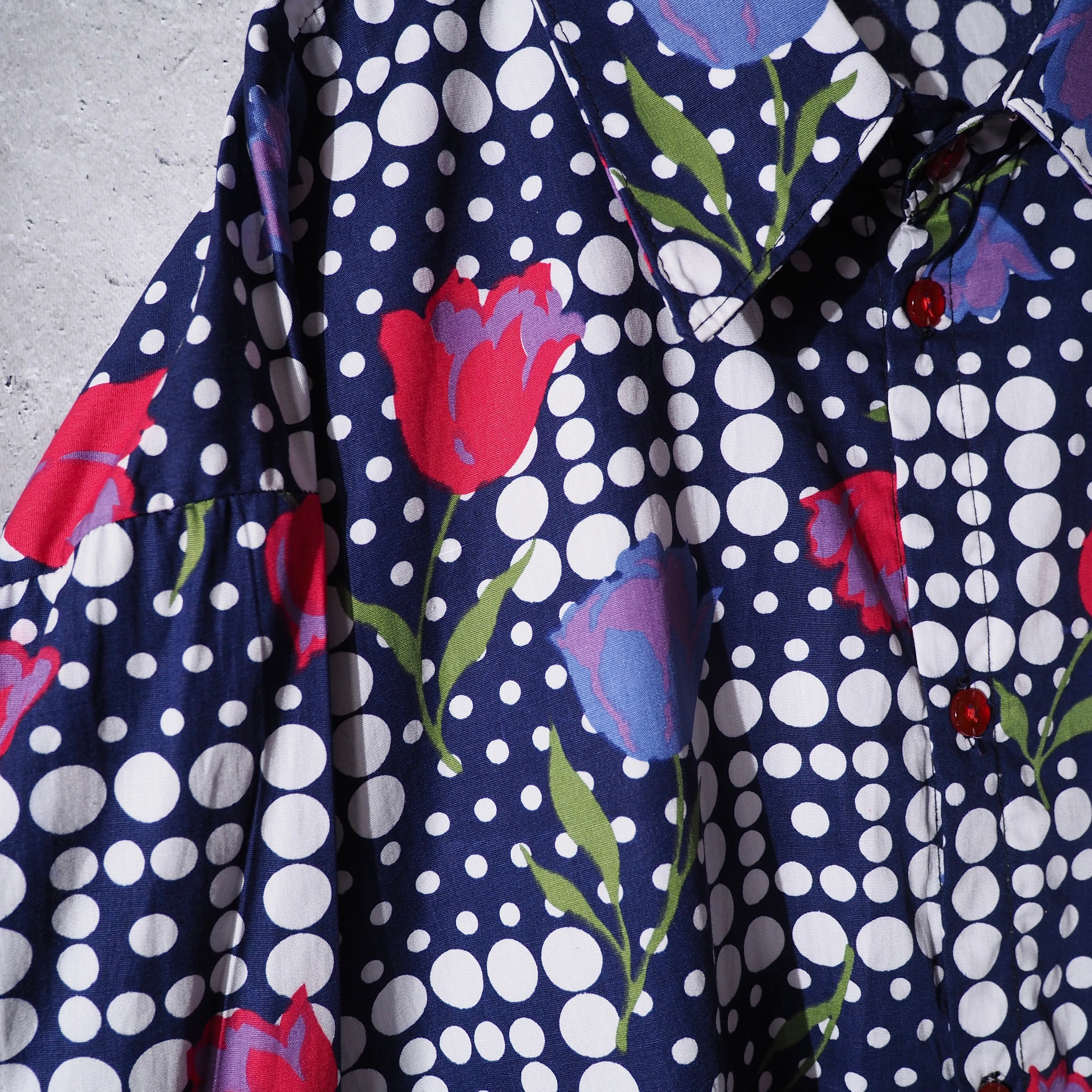 Bewitching flower × Dot pattern design vintage loose silhouette shirt