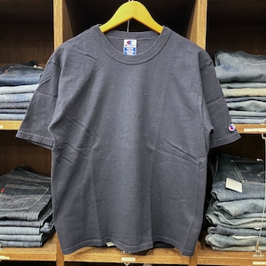 ①CHAMPION NAVY SOLID T-SHIRT