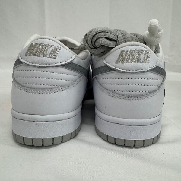 未使用】Supreme×NIKE/シュプリーム×ナイキ SB Dunk Low White 未使用】Supreme×NIKE/シュプリーム×ナイキ SB Dunk Low White