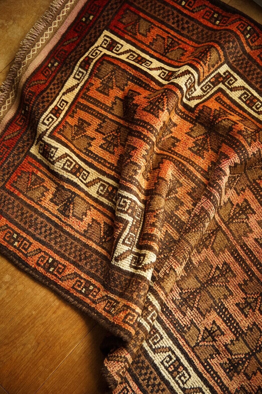 437-Vintage Taimani prayer rug | 手織りのヴィンテージラグ専門店