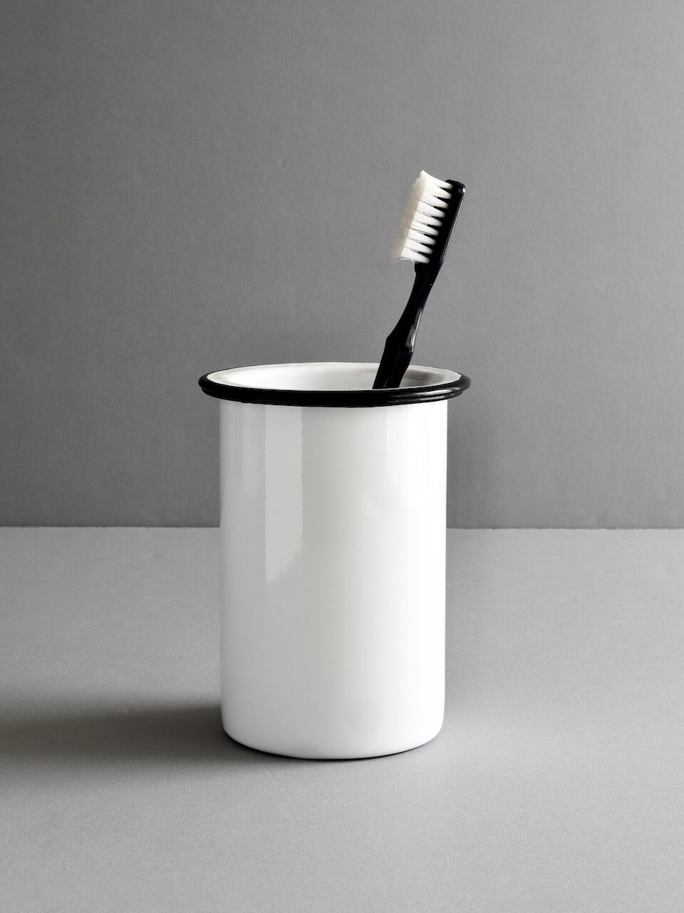 琺瑯の歯ブラシスタンド / Enamel Toothbrush Mug ZANGRA