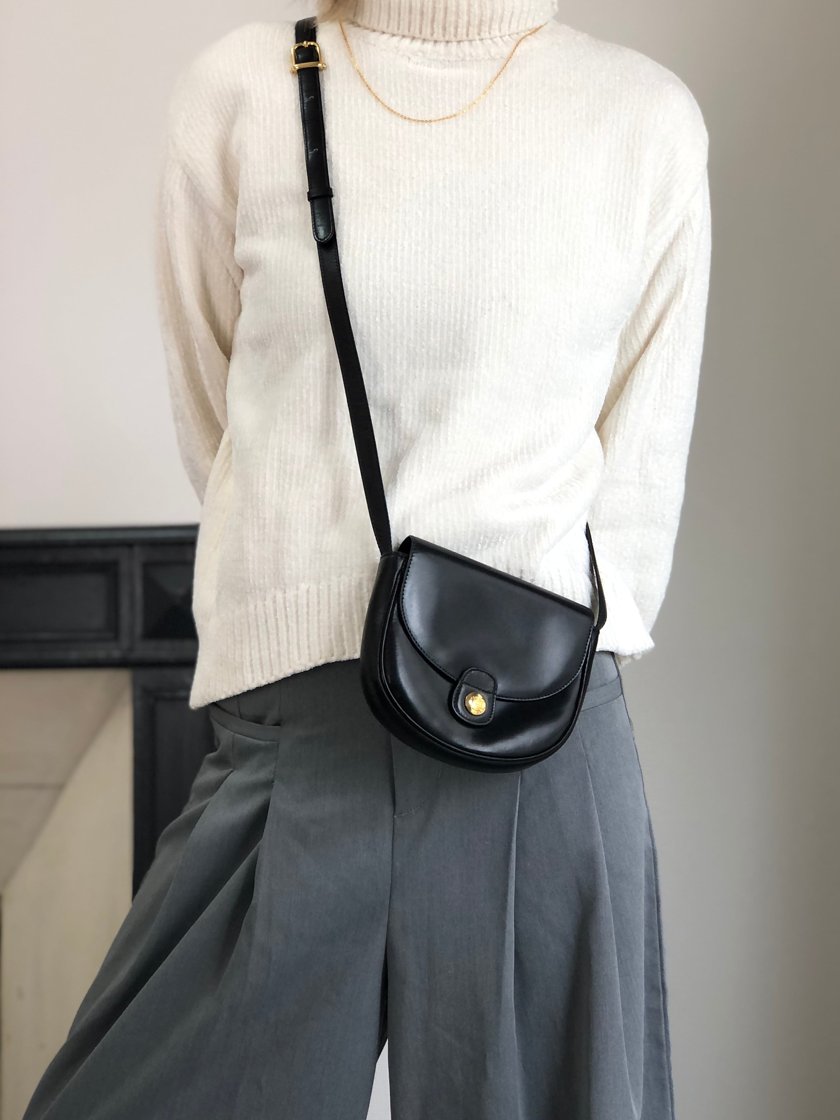 CELINE セリーヌ ショルダーバッグ ブラック ブラゾン ボタン レザー