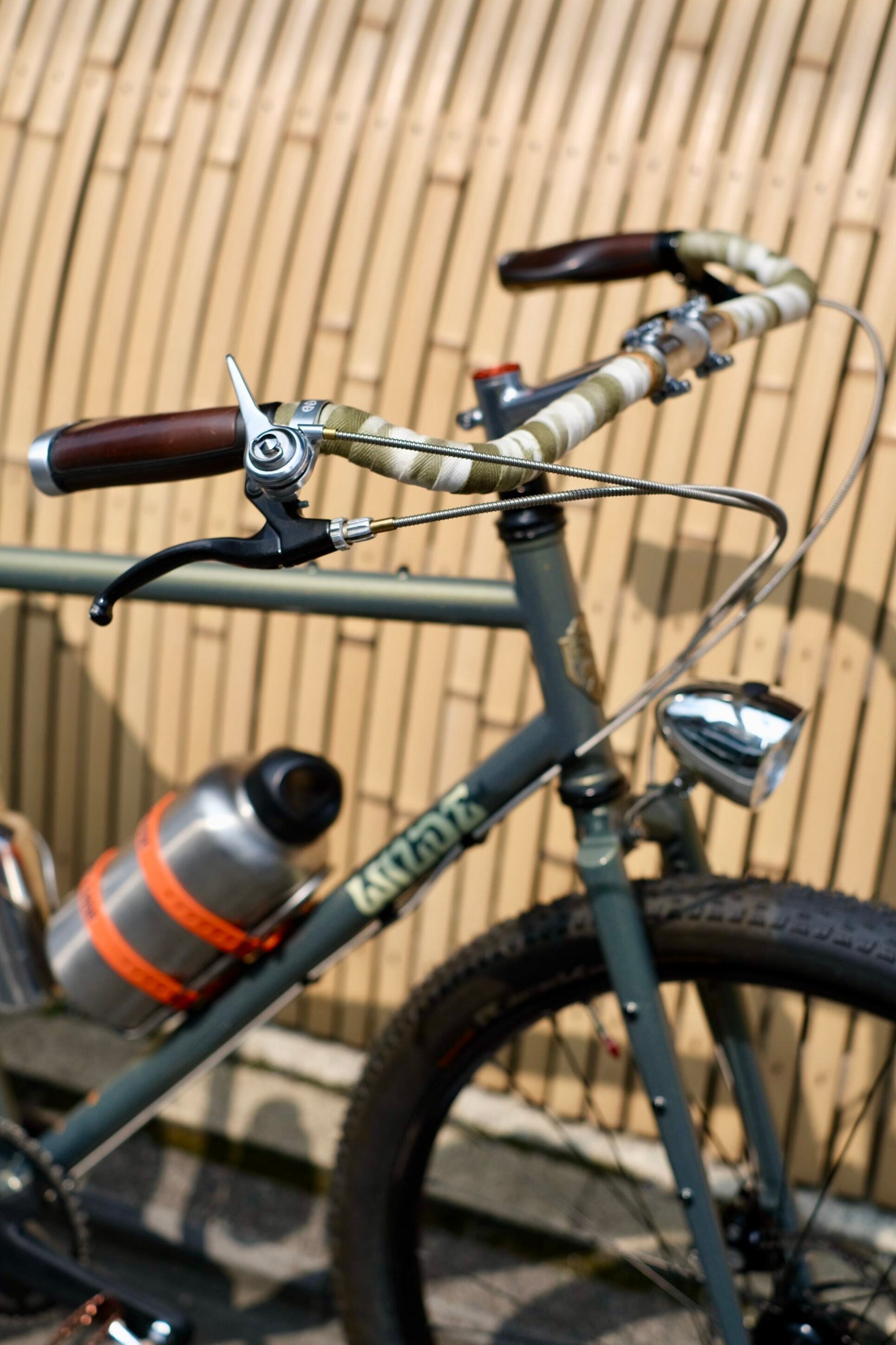 日泉ケーブル】ネイキッドメタルアウター 2m (ブレーキ&シフト用