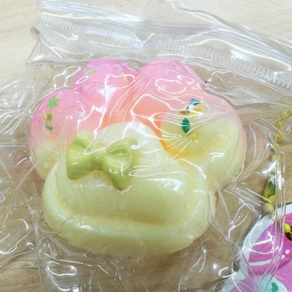 水感スクイーズ ピンクドーナツ squishy シリコン もちもち触感 水系