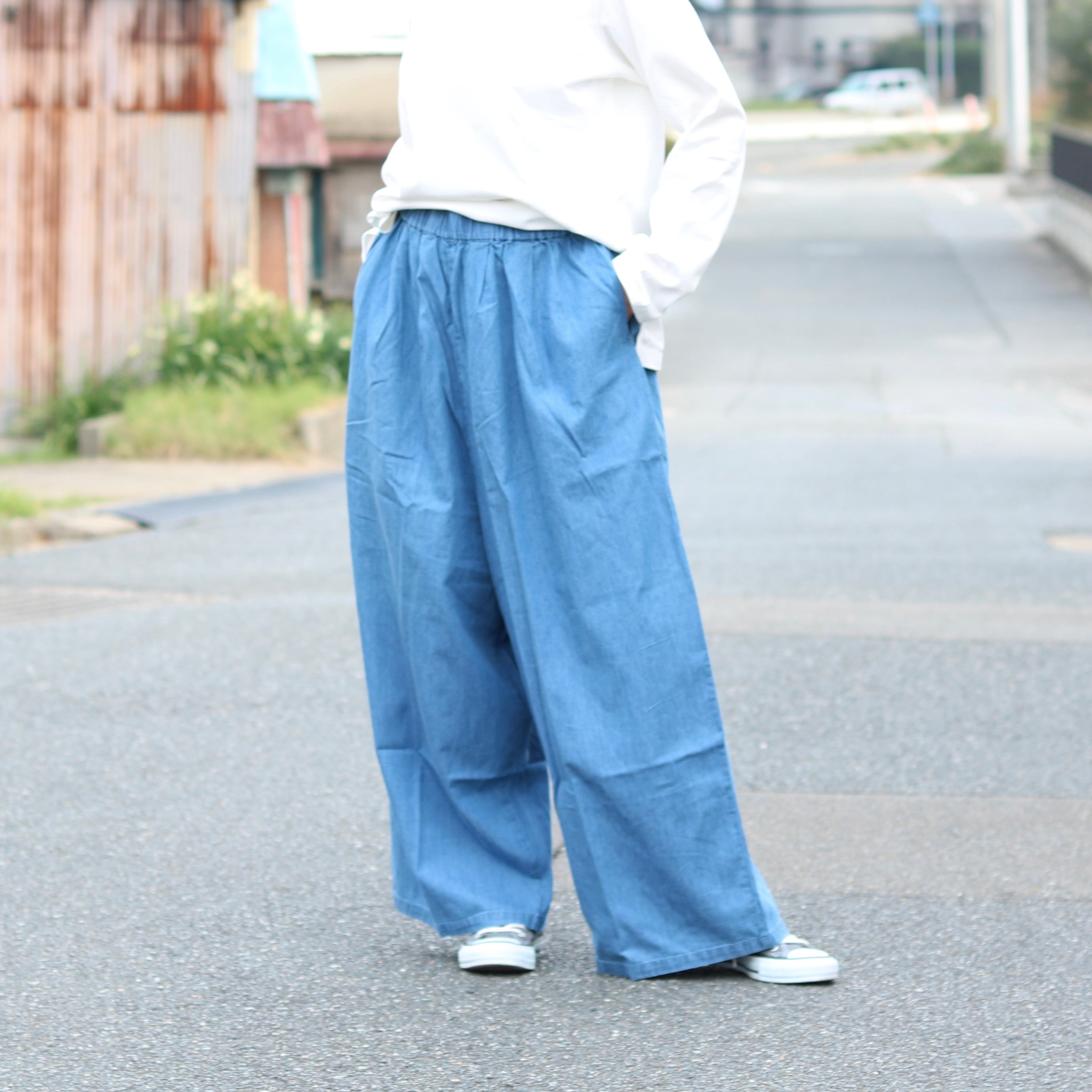 デニム タック ワイドパンツ