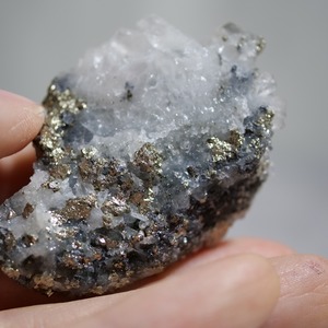 クリアクォーツ パイライト / 原石 標本