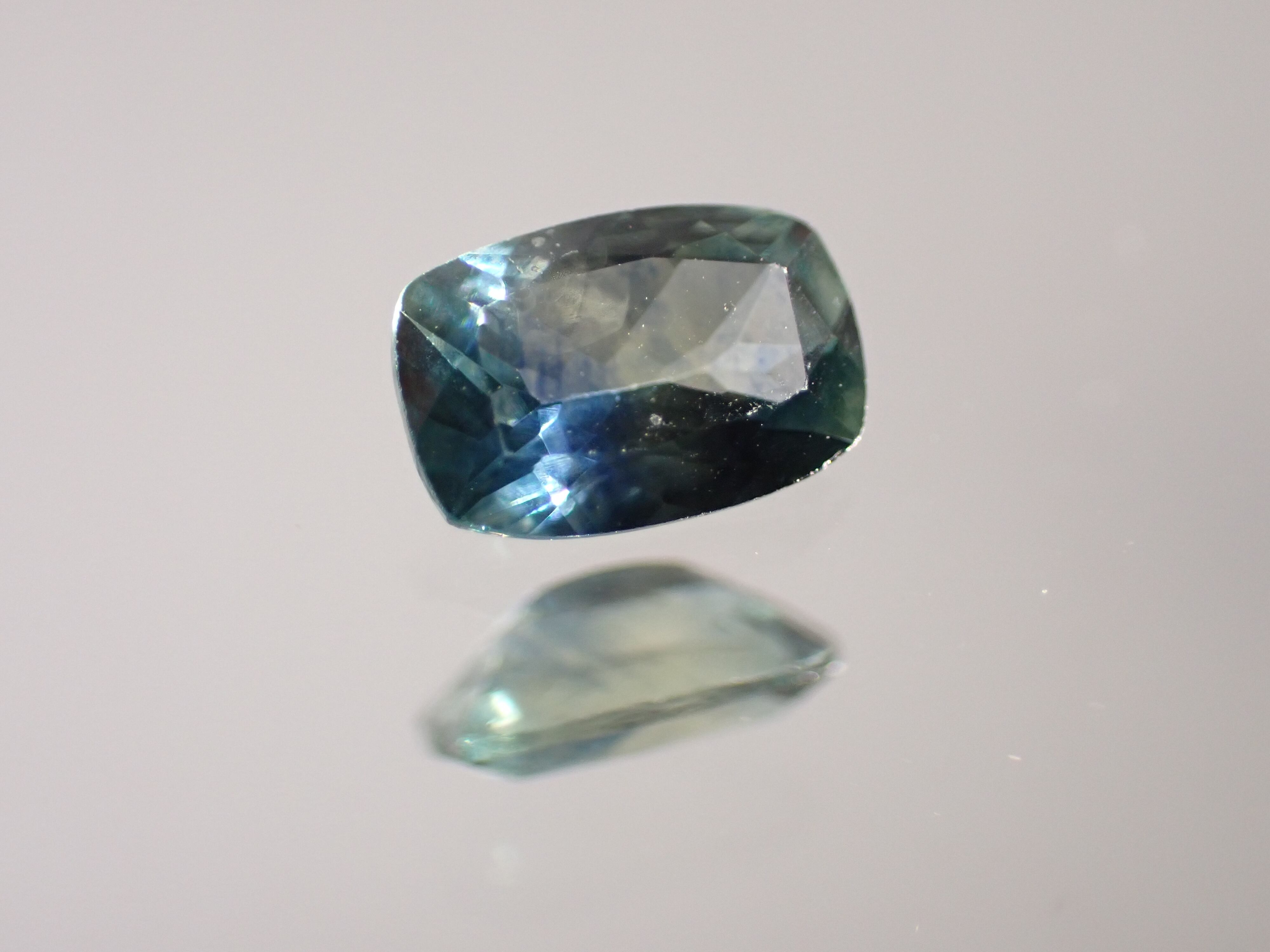 モンタナサファイア 0.61ct [B2-39] | differencee(ディファレンシー)