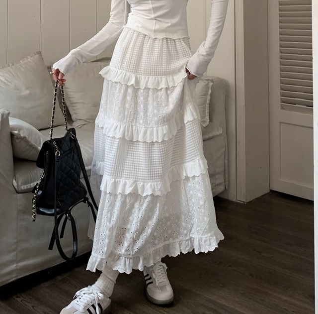 ティアードスカート レディース スカート ボトムス フレア ロング ティアード レース ウエストゴム 薄手 かわいい 上品 おしゃれ ガーリー 存在感 抜け感 ラブリー キュート プリンセス クラシカル ロマンティック フェミニン 無地 春 夏 秋 ロングシーズン 学生 デート お出かけ イベント 女子会 休日 ショッピング コンサート ライブ お花見 カフェ 韓国 オルチャン プチプラ 普段使い 着回し モテ インスタ映え 定番 S M 白 ホワイト ベーシックカラー 春カラー