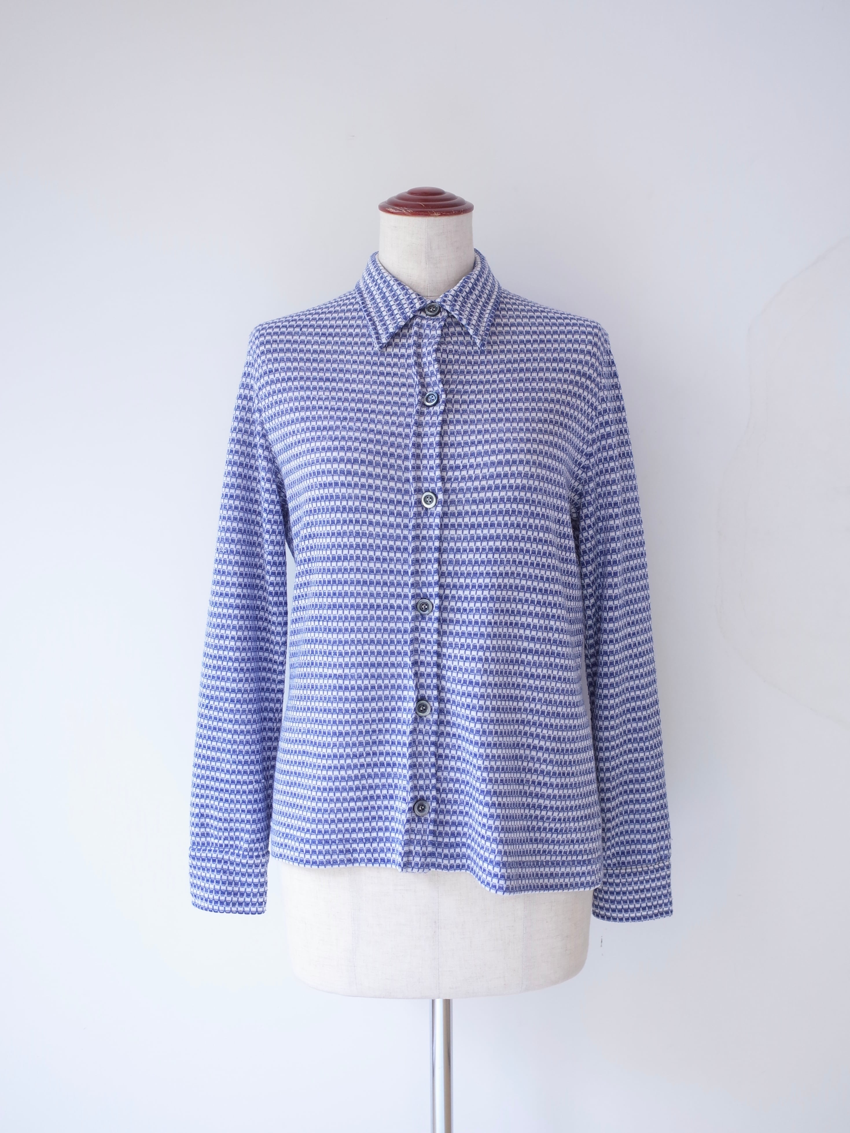Textured blue pattern shirt