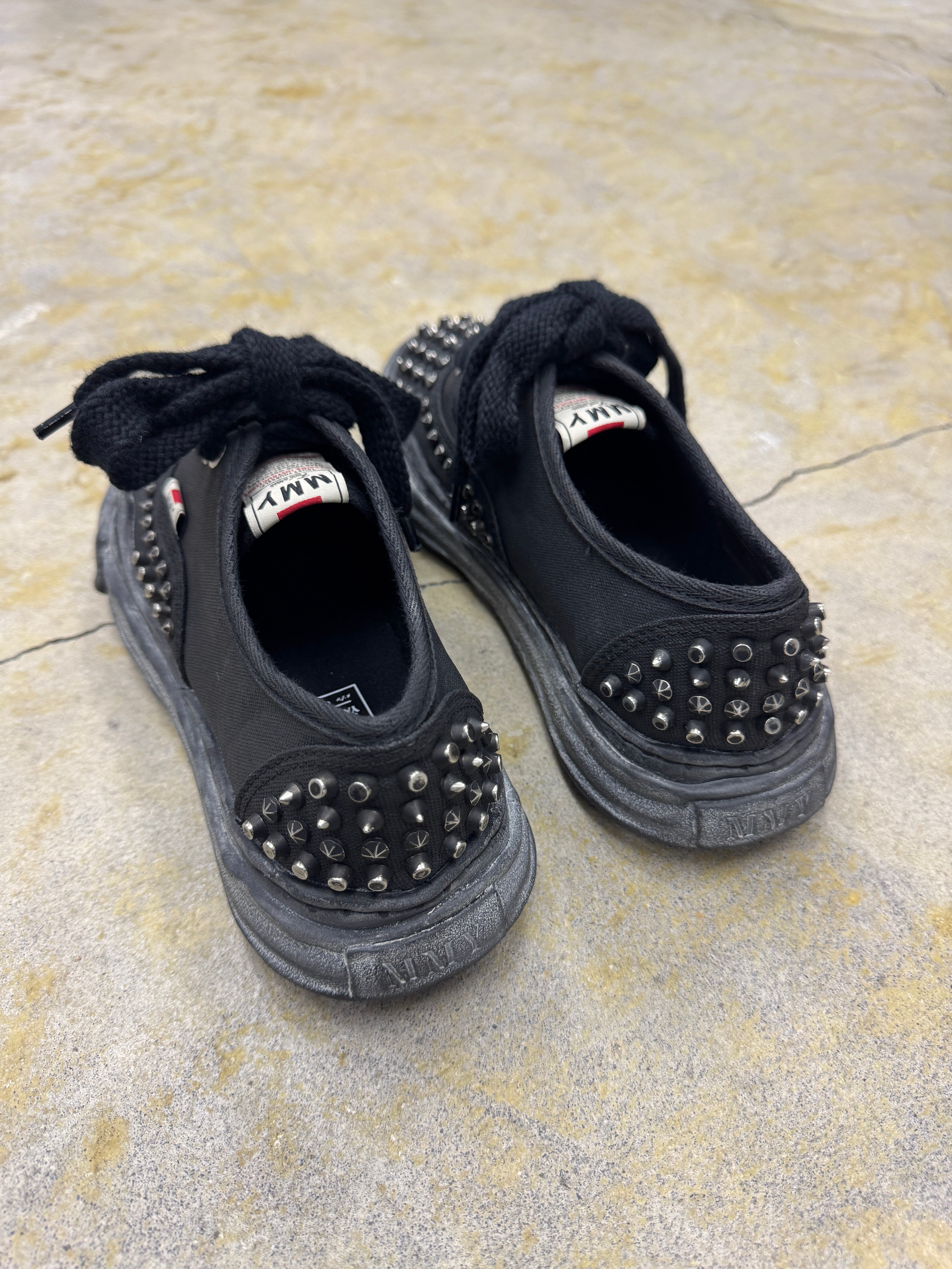 Maison MIHARA YASUHIRO | BAKER Studs Low-Top (A15FW733) | BLK/BLK