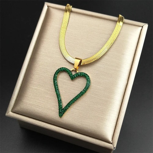 ペンダント ネックレス  緑 グリーン クリスタル ステンレス ビンテージ ゴールド チェーン ハート レディース 透かし