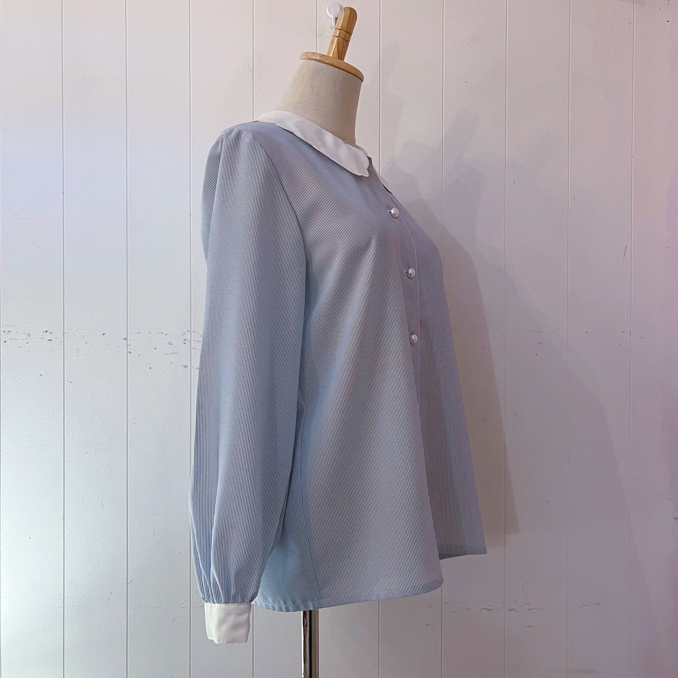 scallop collar pearl button blouse