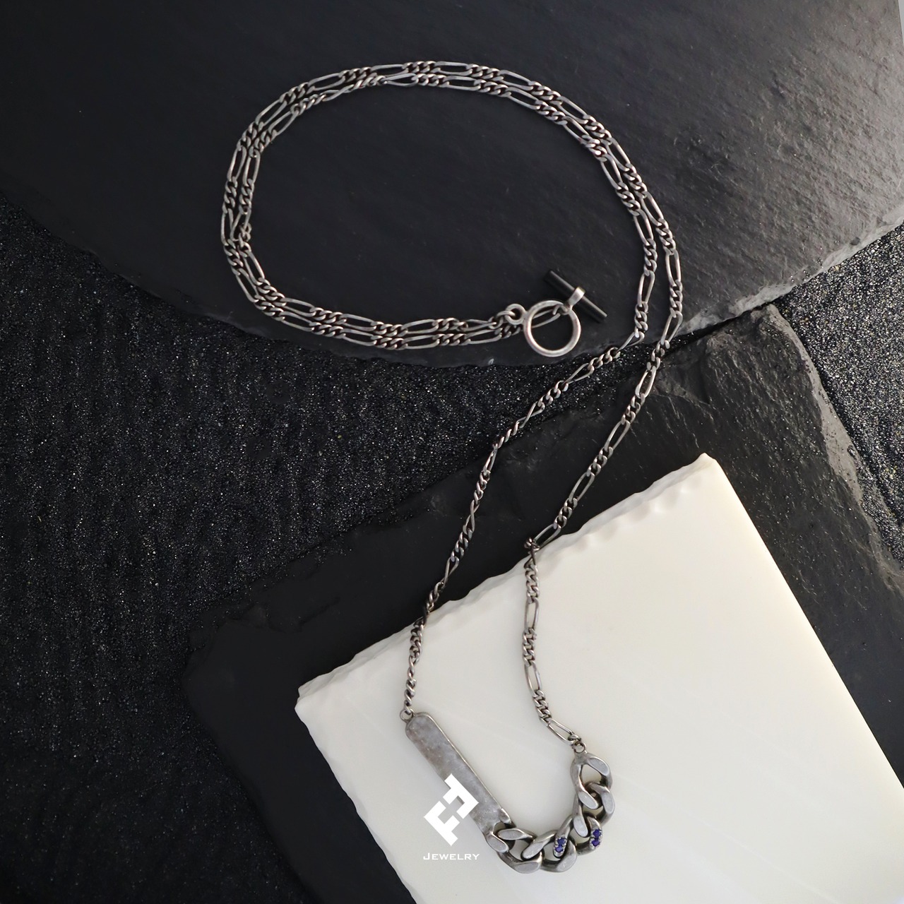 +cadenas・ バーネックレス (black+sapphire)