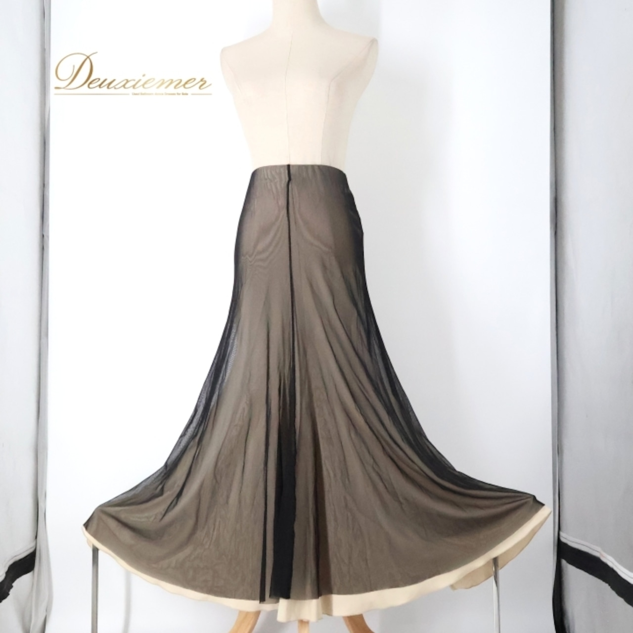 社交ダンス 衣装 スカート ブラック系 チャコット Chacott レッスン 練習 レッスンウェア 練習着 透け感 黒 無地 チュール かわいい 華やか おしゃれ 上品 大人っぽい 軽やか ふんわり 日本製 ベージュ系 社交ダンス用スカート ダンスウェア スカートスタイル チュールスカート フレアスカート フォーマル カジュアル 躍動感 透けスカート レディーススカート おしゃれな丈 シンプルデザイン