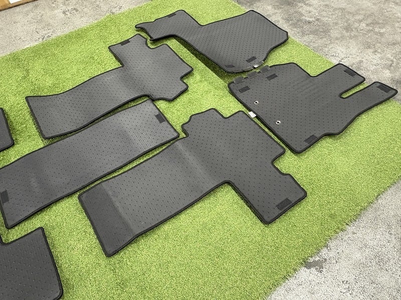 MDF デリカD:5 オリジナルフロアマット 7人乗り用（純正同等サイズ