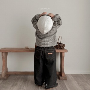 即納⌇no fade curved denim pants / atomeme