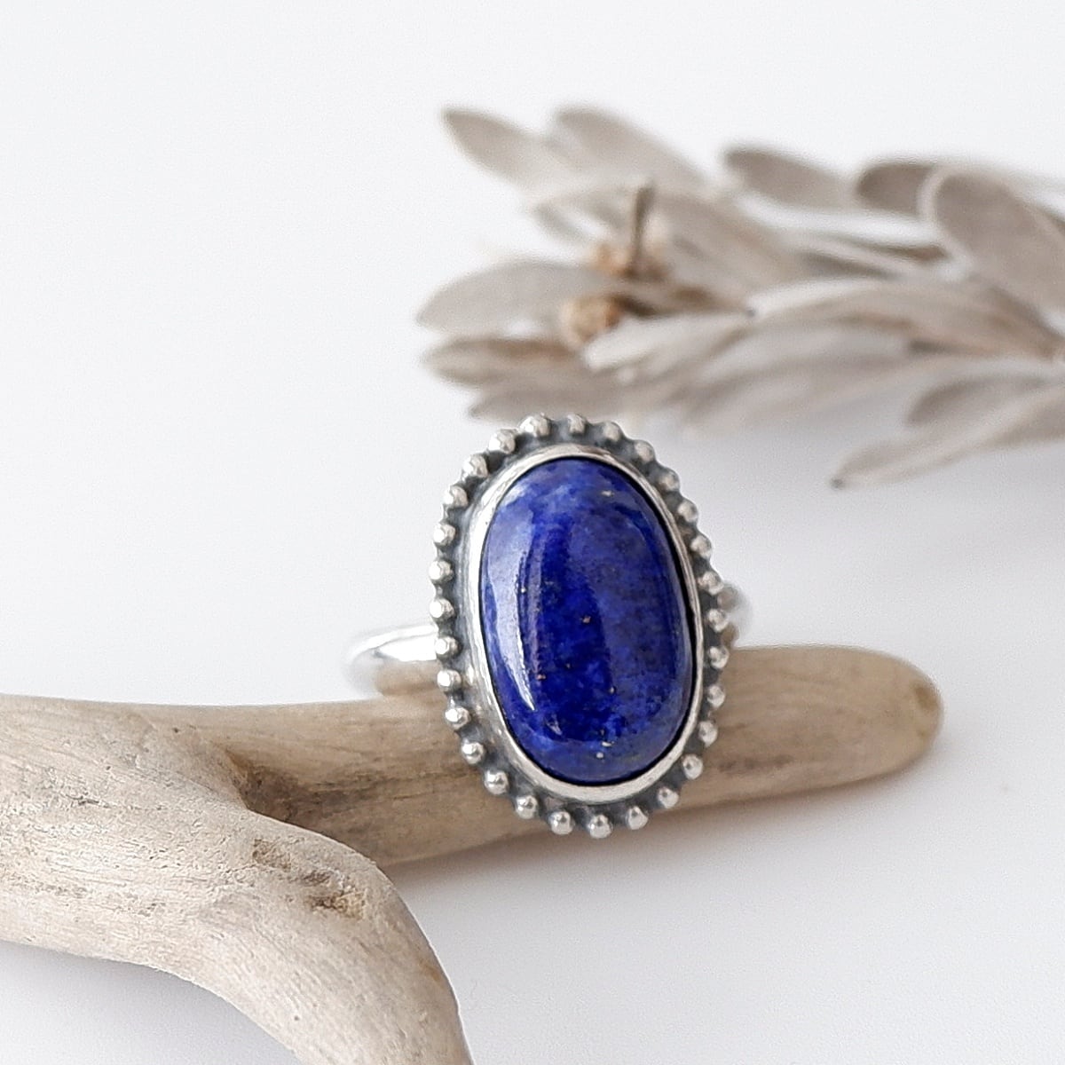 幸運の石～ラピスの粒飾りリング 14.5号 天然石アクセサリー 一点物