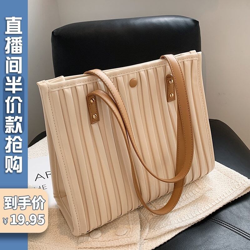 サマーレッド 夏物 トートバッグ Tiancai_Wing_Bag61352934959