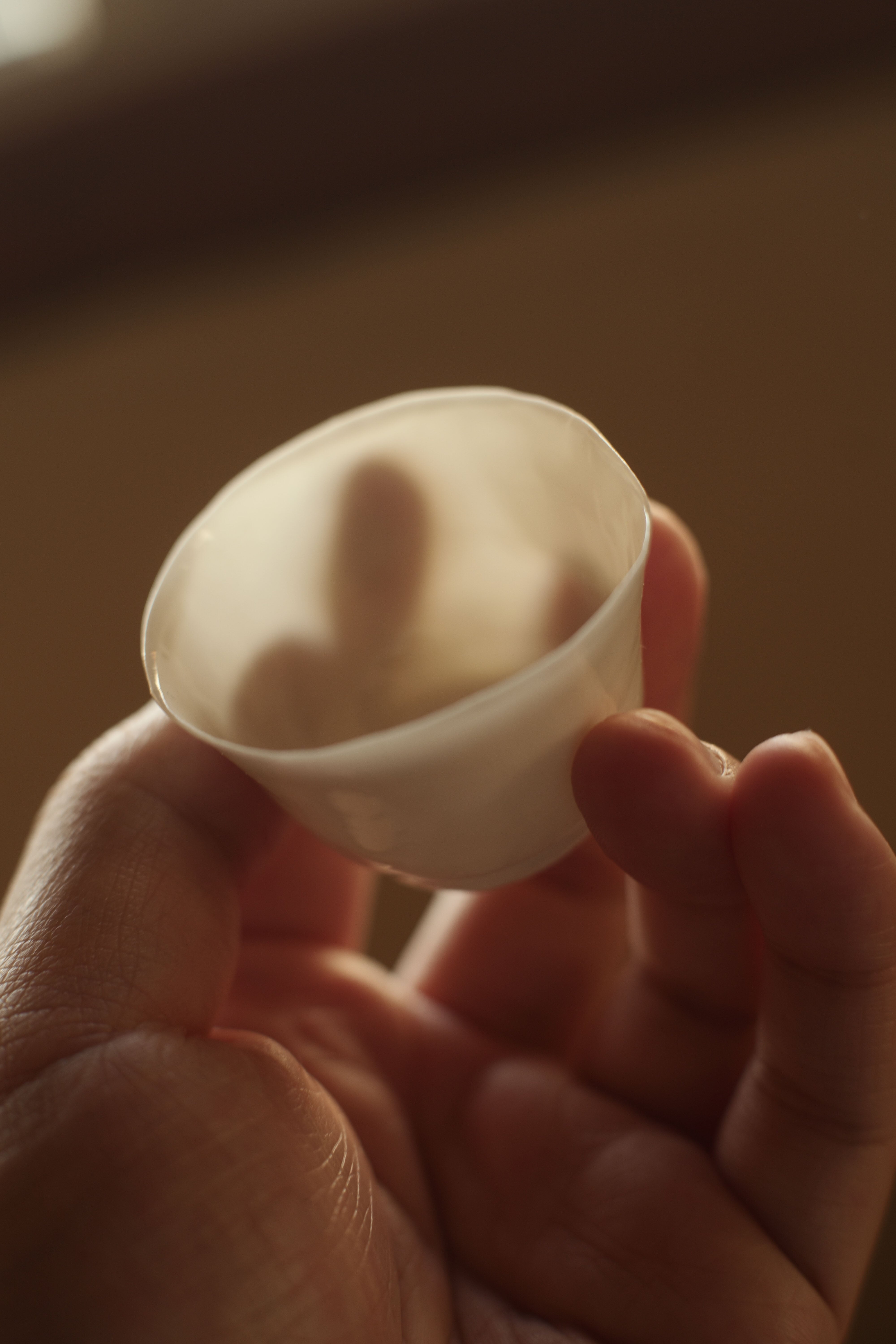 手拓薄胎白磁茶杯・馬蹄＜徳化窯＞（型作り・手押し/約25cc） | 北白川