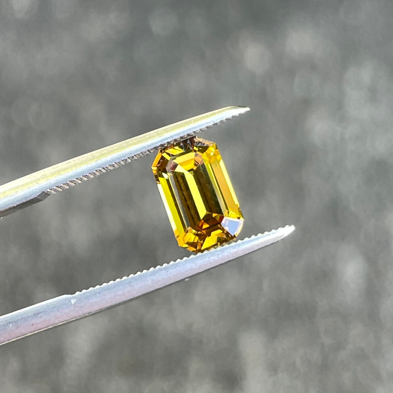 マリガーネット 8.1x5.0mm, 1.47ct マリ産