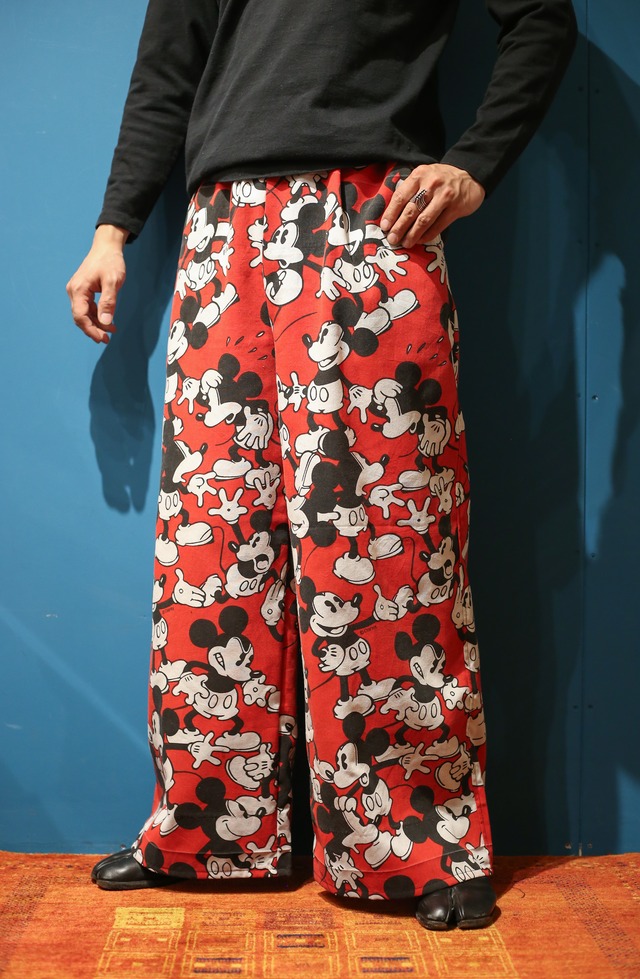 Original over wide easy pants “90’s US character curtain”