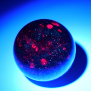 ルビー / カイヤナイト / グリーンマイカ【φ5.9cm】/ スフィア