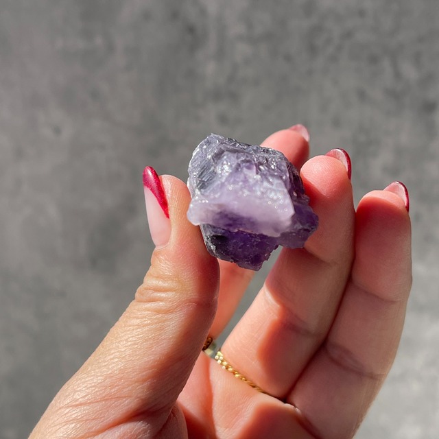 【ナイジェリア・チュチュクリフ産 アメジスト】tutu cliff ③ 鉱物 天然石 パワーストーン