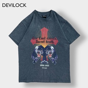 【DEVILOCK】ロゴ プリント Tシャツ イラスト 十字架 クロス ダークグレー デビロック 半袖 夏物 US古着