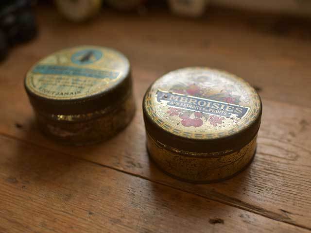 フルーツ柄がかわいい楕円ティン缶 フレンチアンティーク