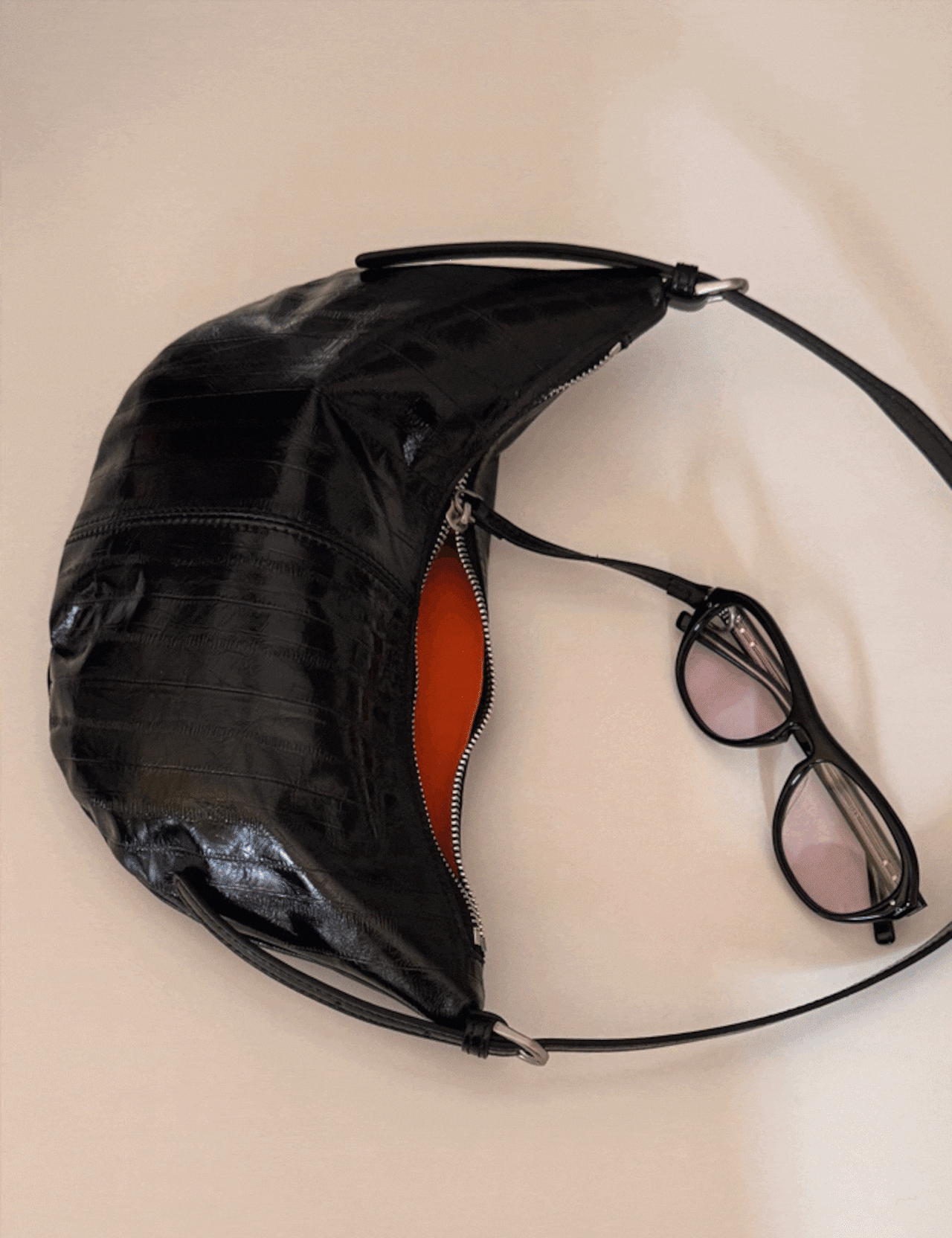 【新作5%OFF・3日間】牛革100%・Curve Bag_onecolor