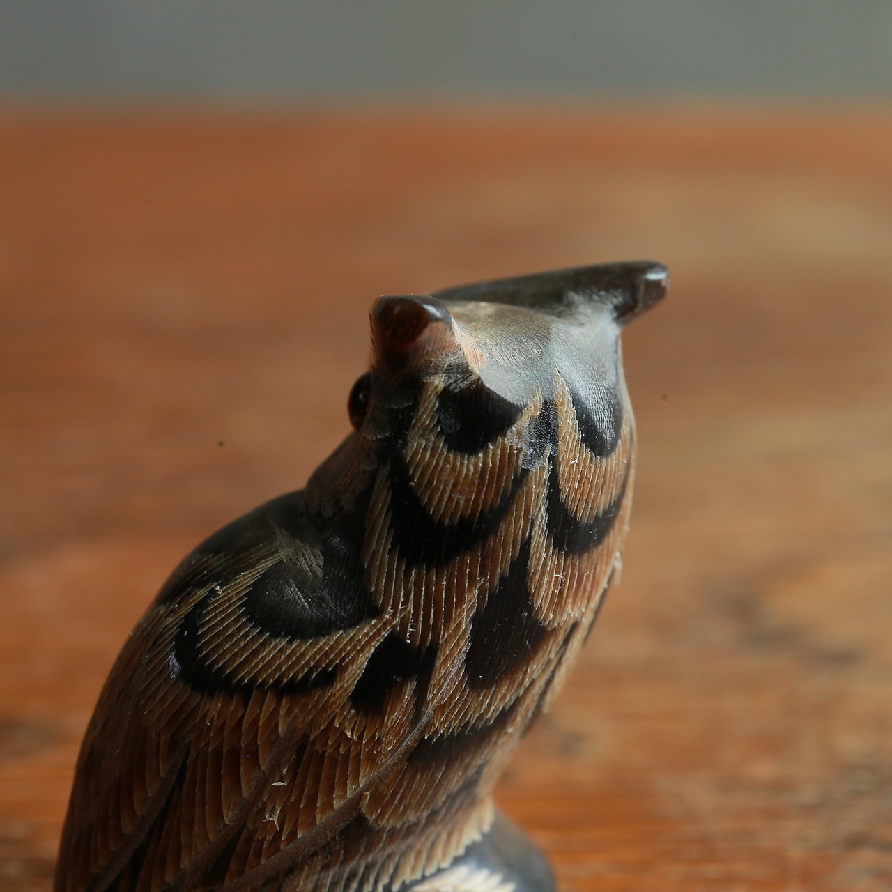 水牛の角で作られたフクロウ 2