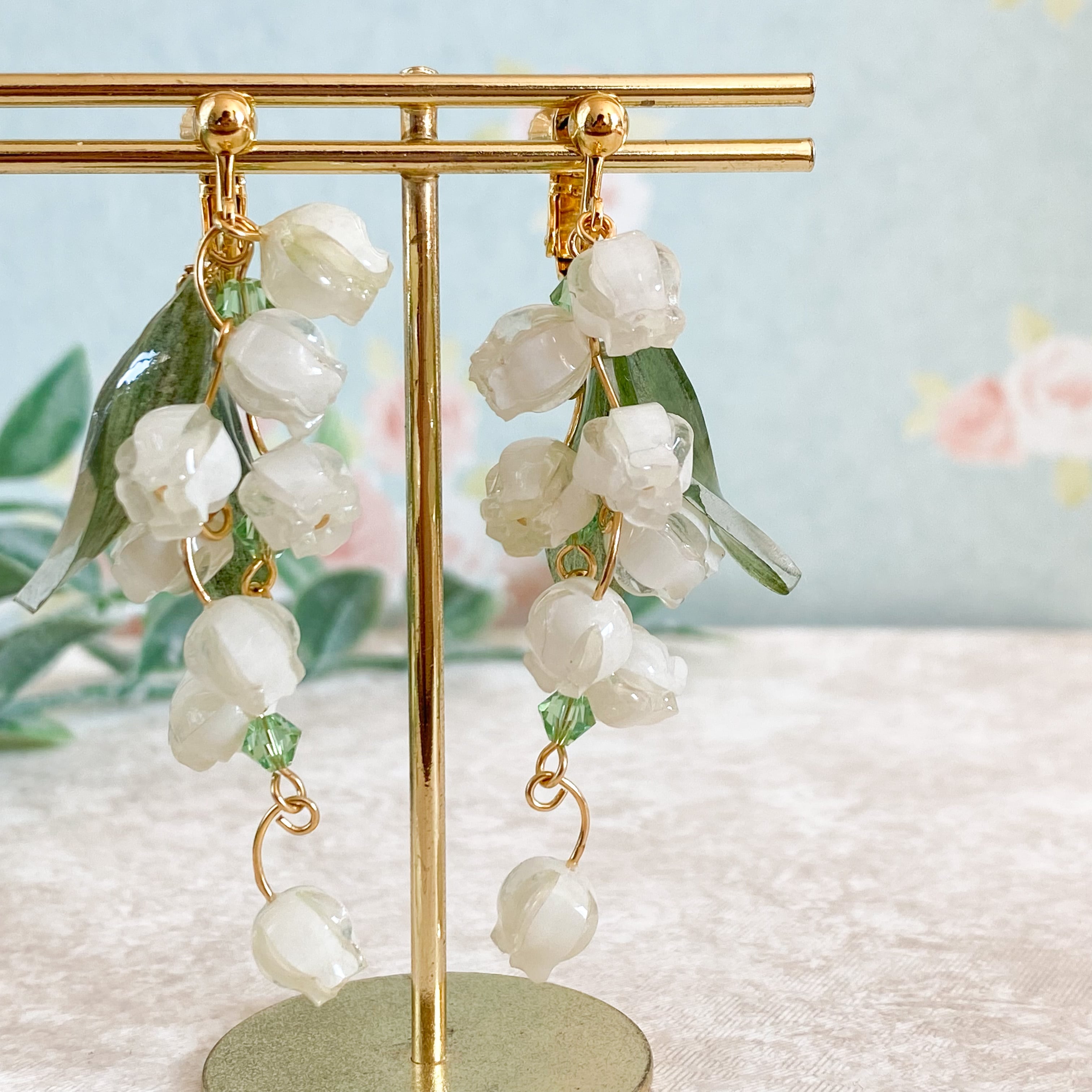 たっぷりすずらんロングイヤリング(ピアス) | ユメイロ ウサギ