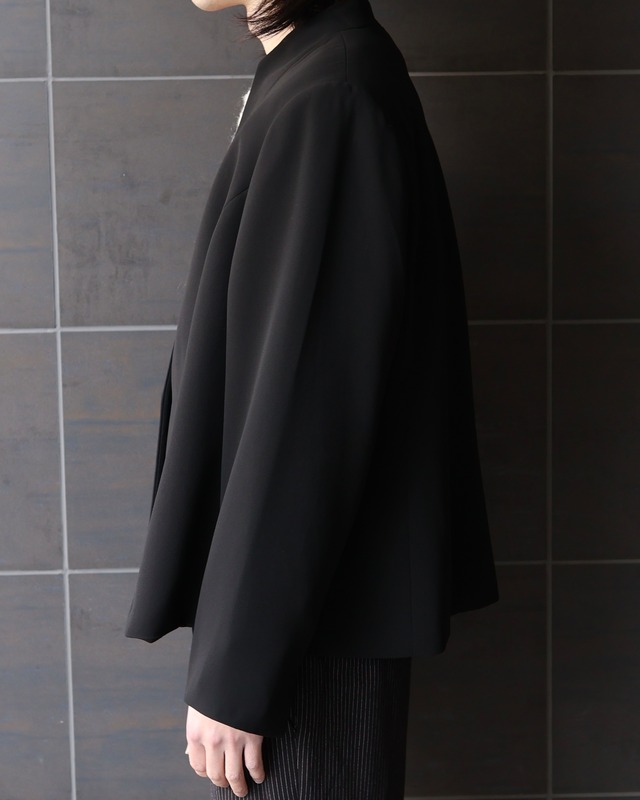 No lapels single tailored jacket