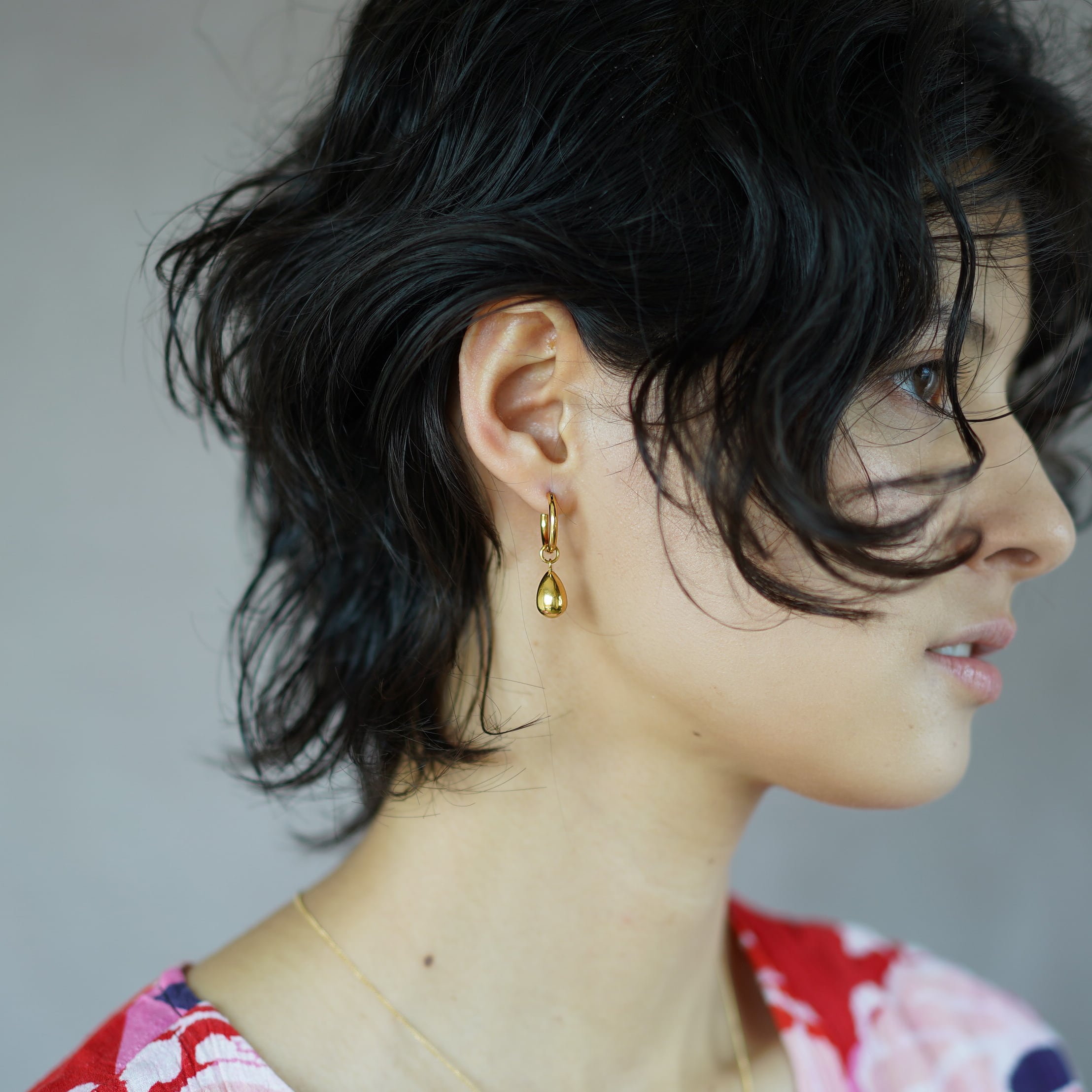 ドロップチャームのフープピアス | jojono