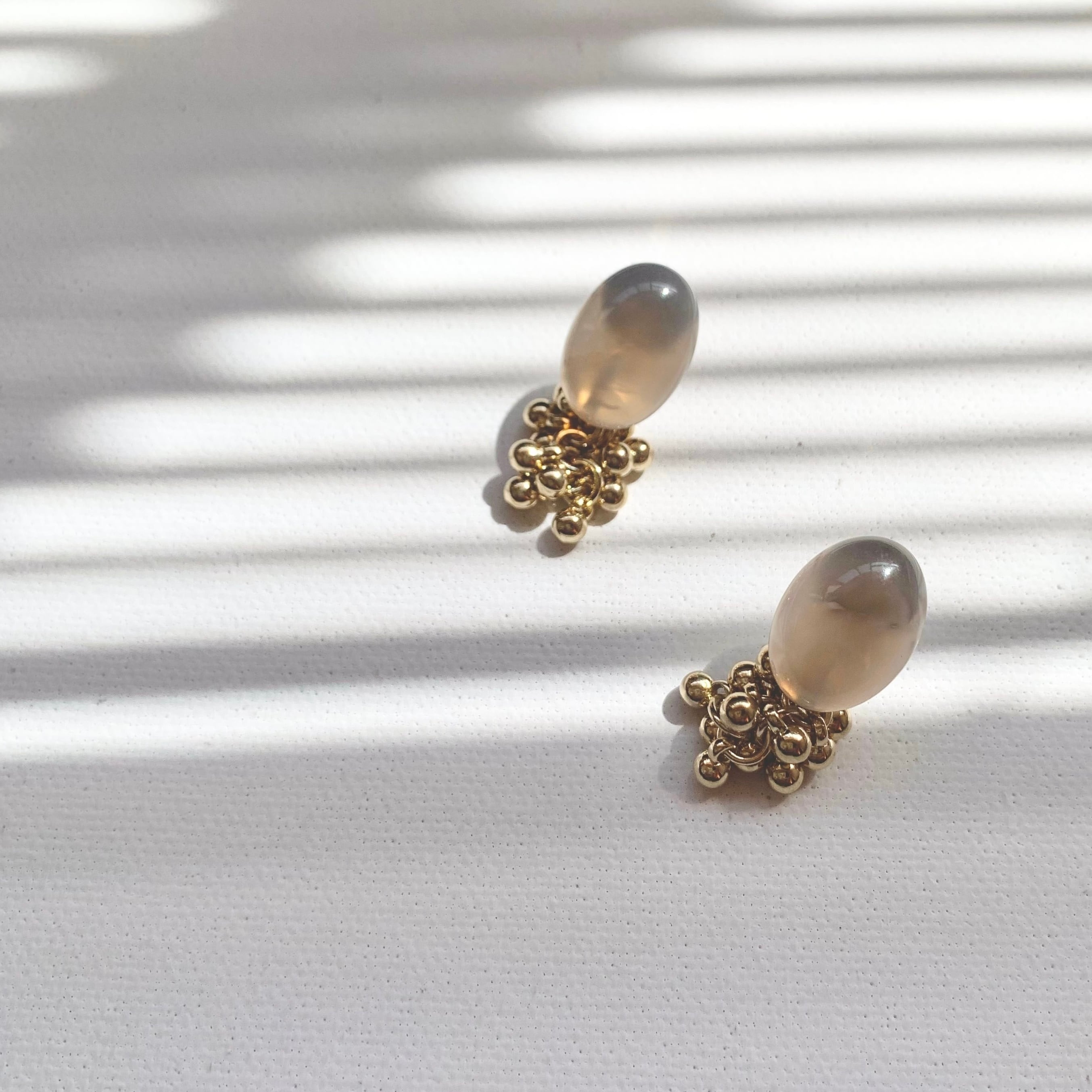 TVドラマ着用//グレーアゲートつぶつぶピアス /イヤリング | Handmade