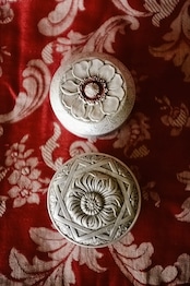 1900s フランス 灰色アスターと八芒星とアルミパウダーケース アンティーク