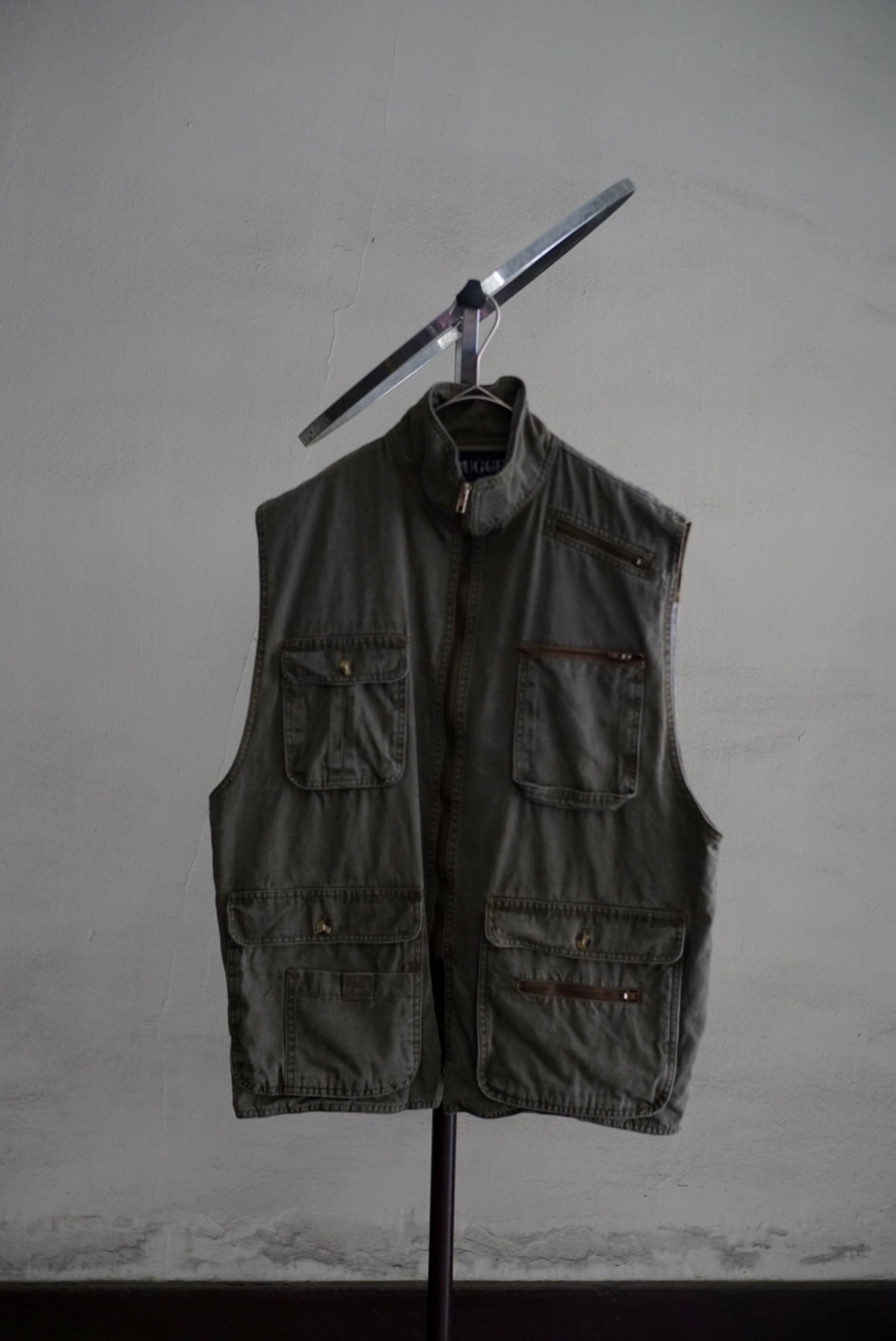90s RUGGED Faded Multi Pocket Fishing Vest