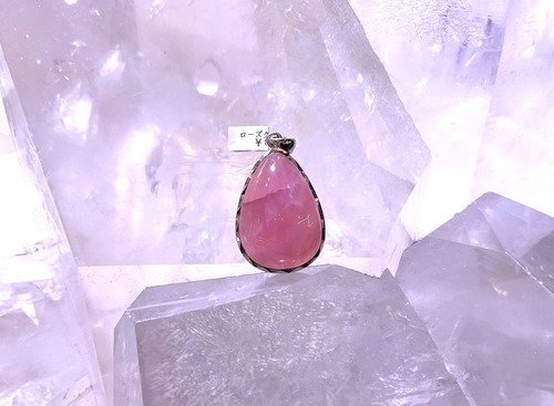 ローズクォーツ（雫タイプ）　ペンダントトップ