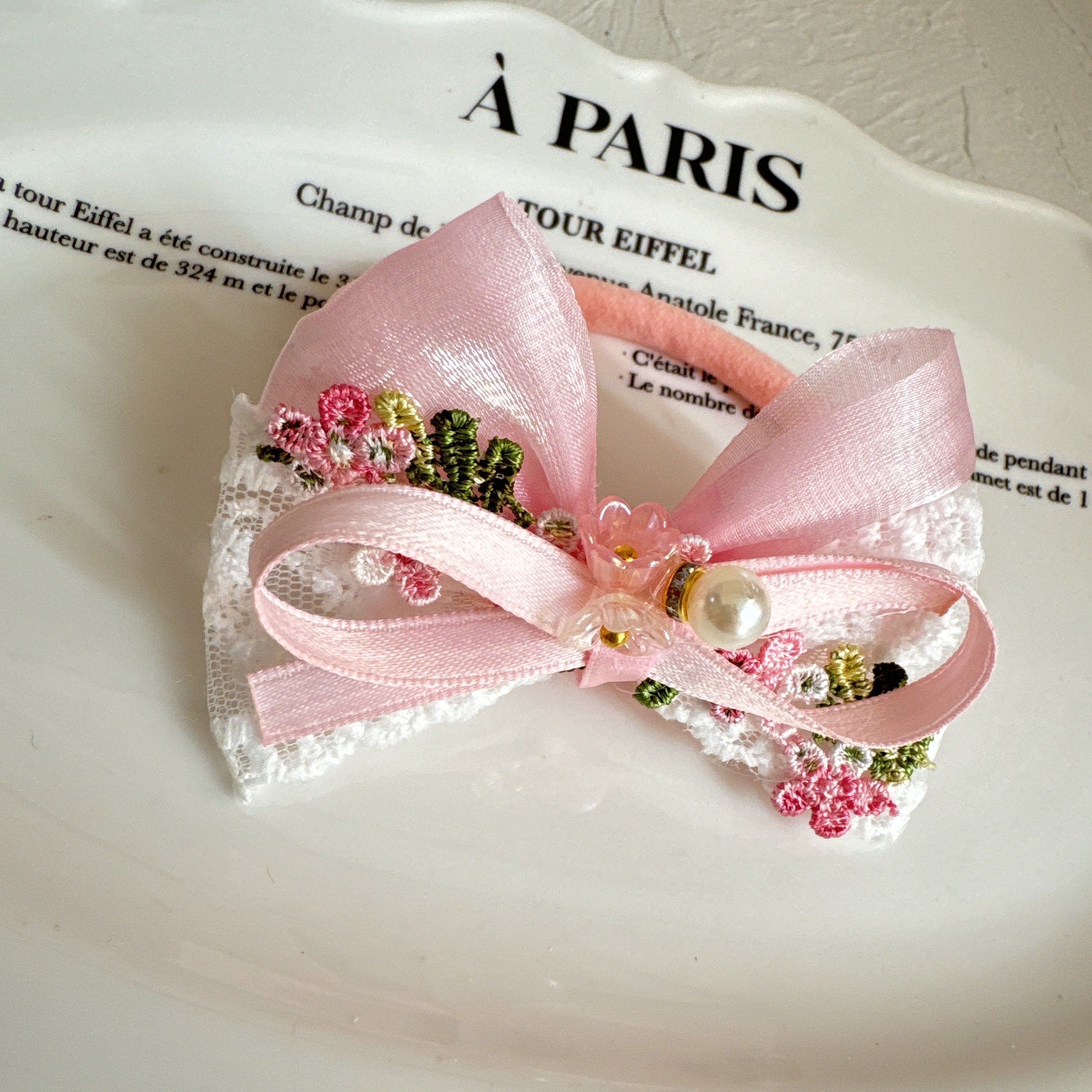 春ピンクリボンヘアバンド（後ろ支え付き）